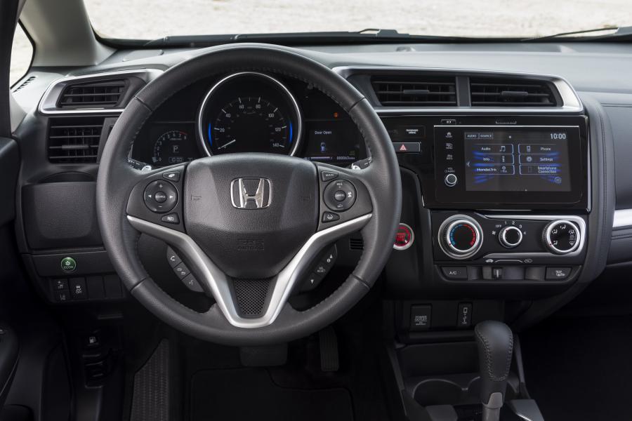 Торпедо Honda Fit 2017 года  (NA) (фото 46 из 50)